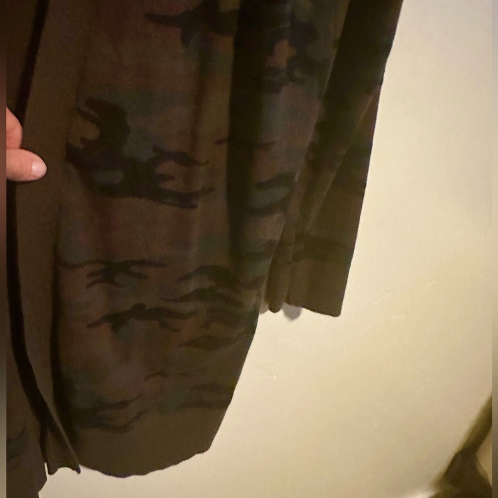Women’s S camo cardigan, Sanctuary brand.